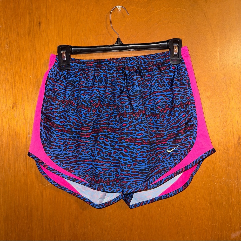 Nike Women's Dry Tempo Shorts, size M